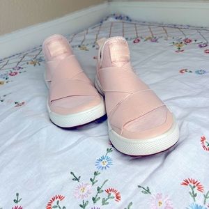 Pink Vans Ultrarange